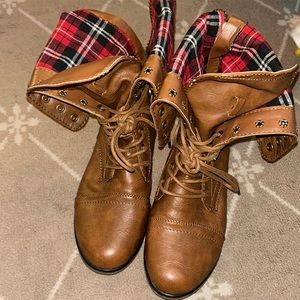 Forever brand Women’s combat Boots